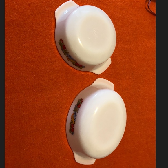 Set of two Anchor Hocking Fire King Nature’s Bounty milk glass dishes EUC - Picture 2 of 7